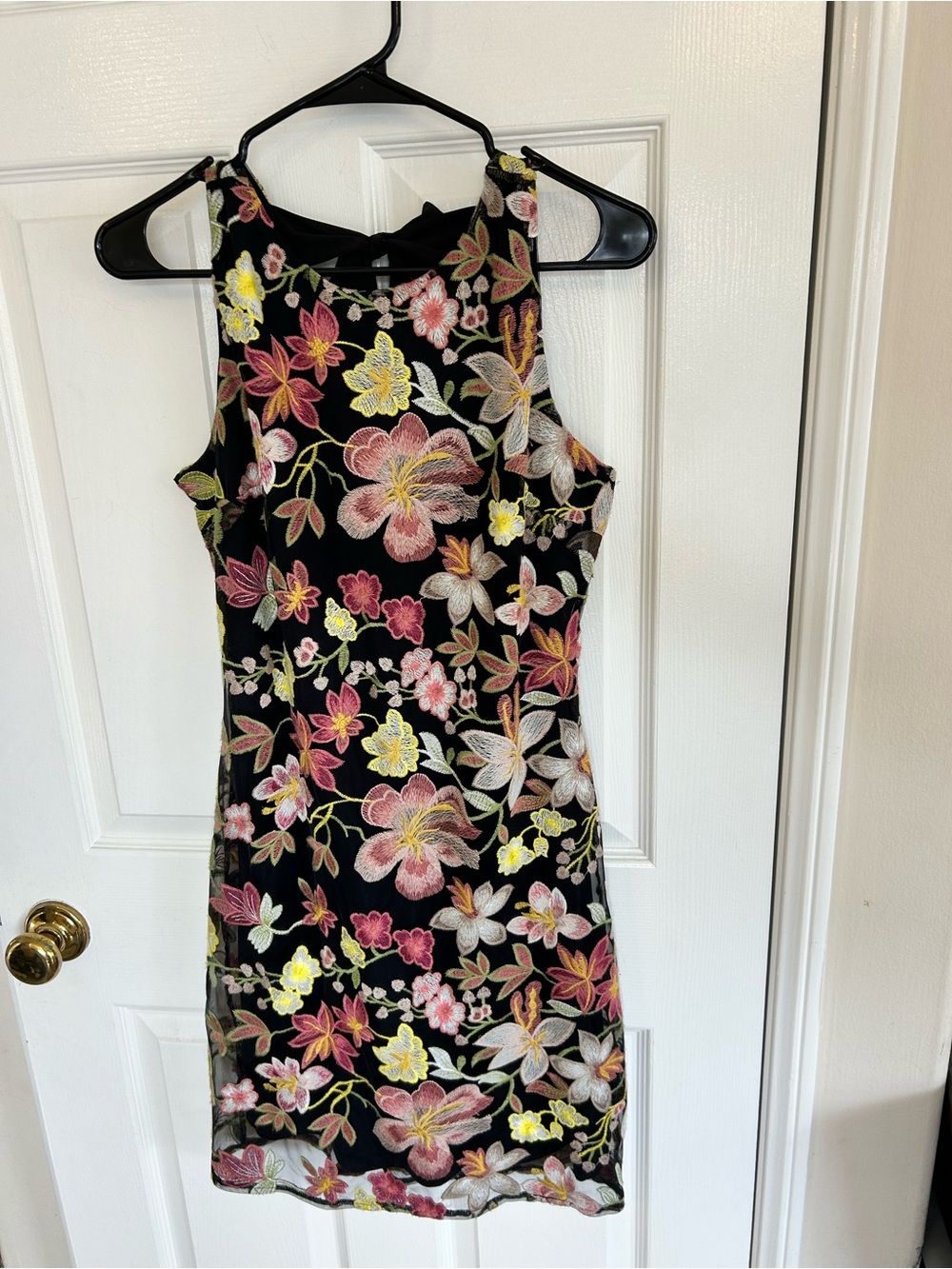 Sam Edelman Black Floral Embroidered Sleeveless Mini Dress w Tie Back Size 6
